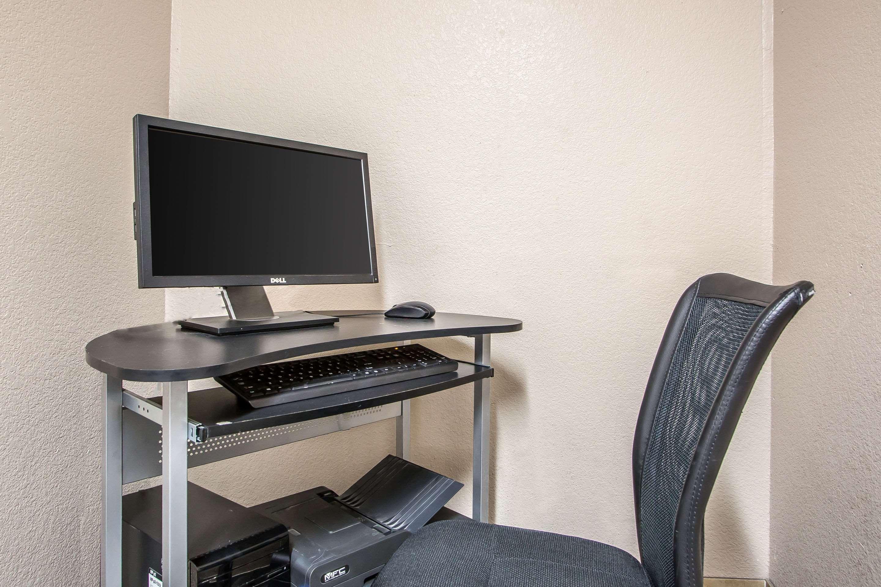 Quality Inn & Suites West Bend Екстериор снимка